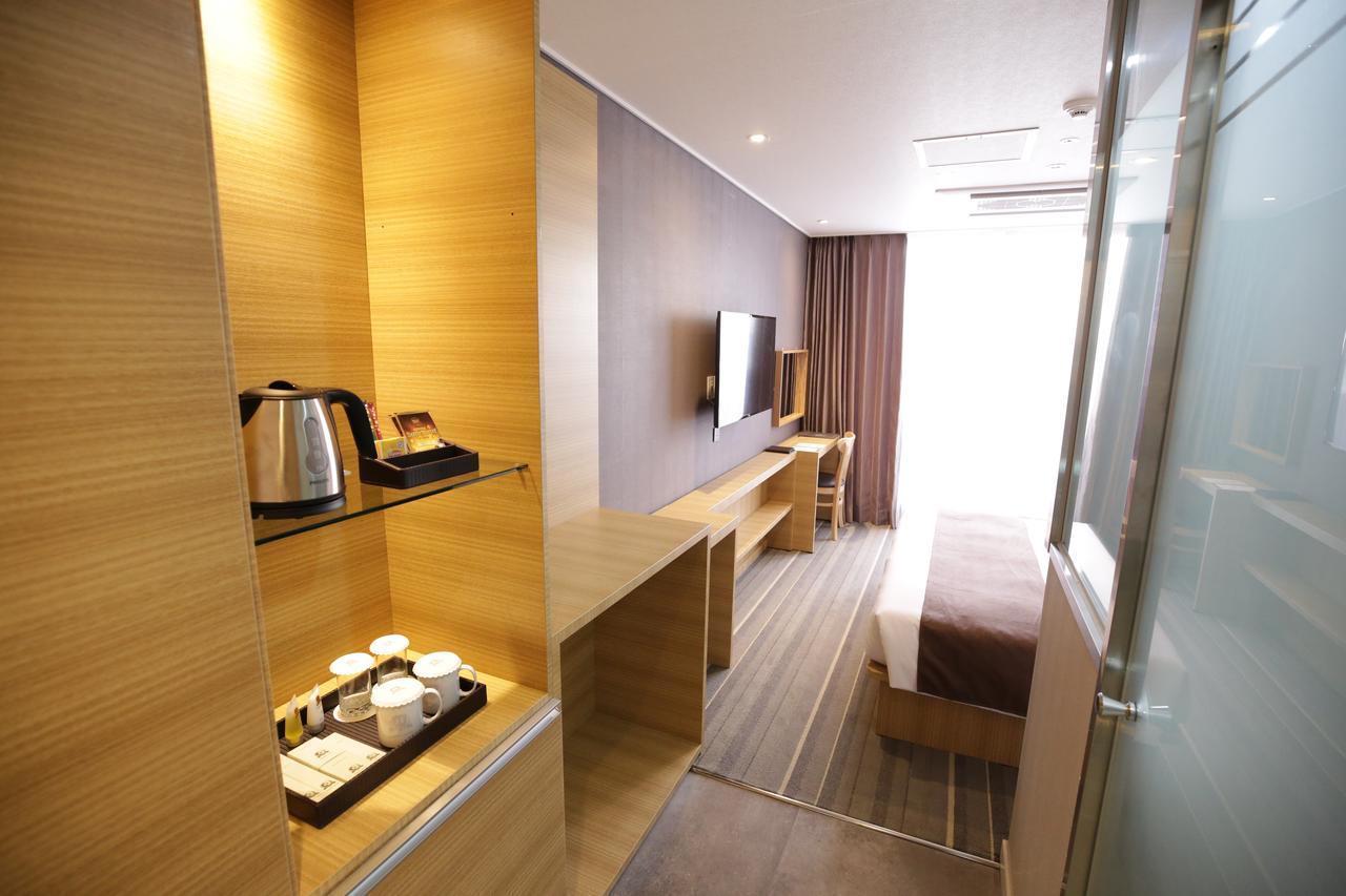 Honors Hotel Hwaseong Exterior foto